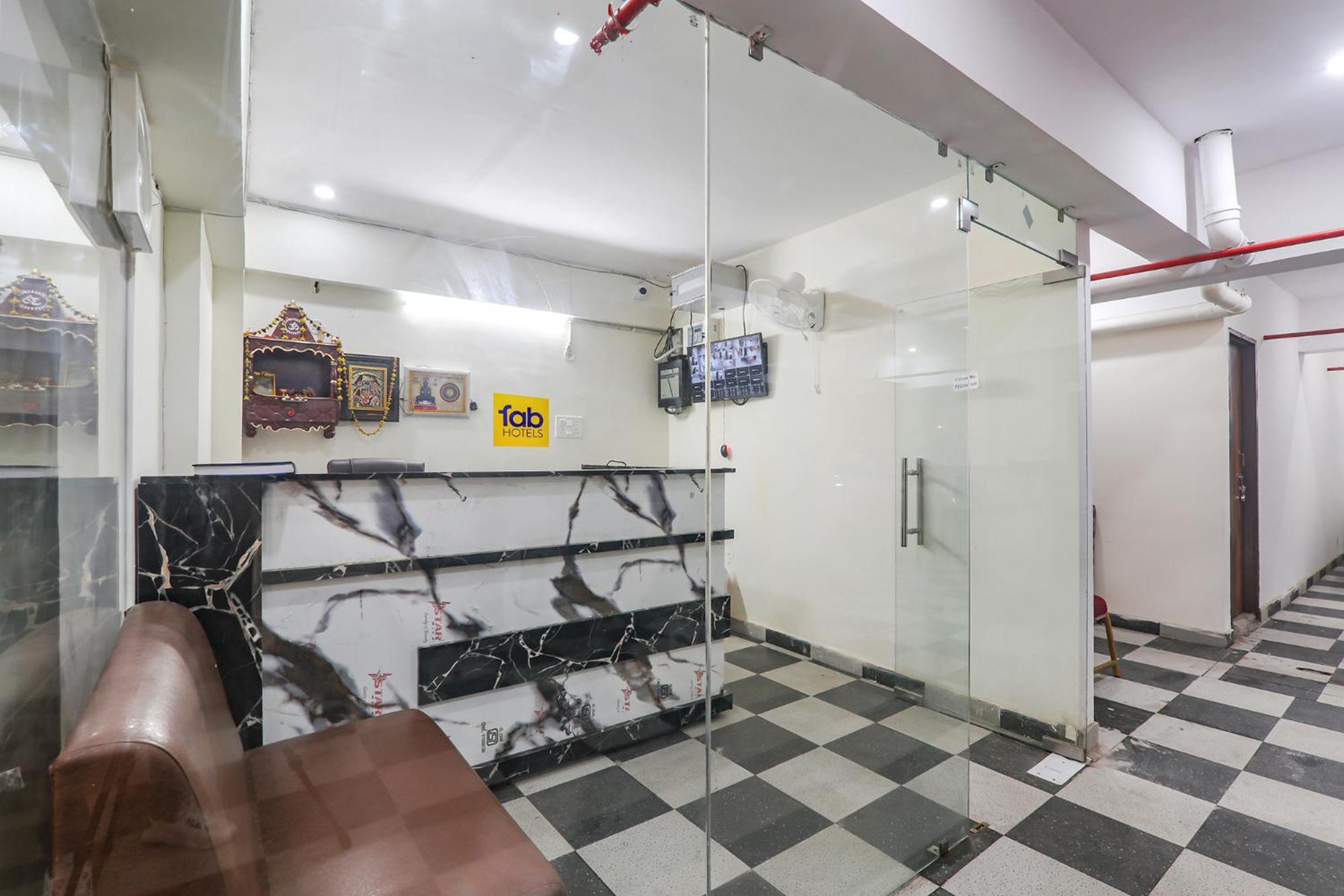 Fabhotel Rachna Palace And Banquets - Nr Lekhraj Metro Station Lucknow Exterior photo